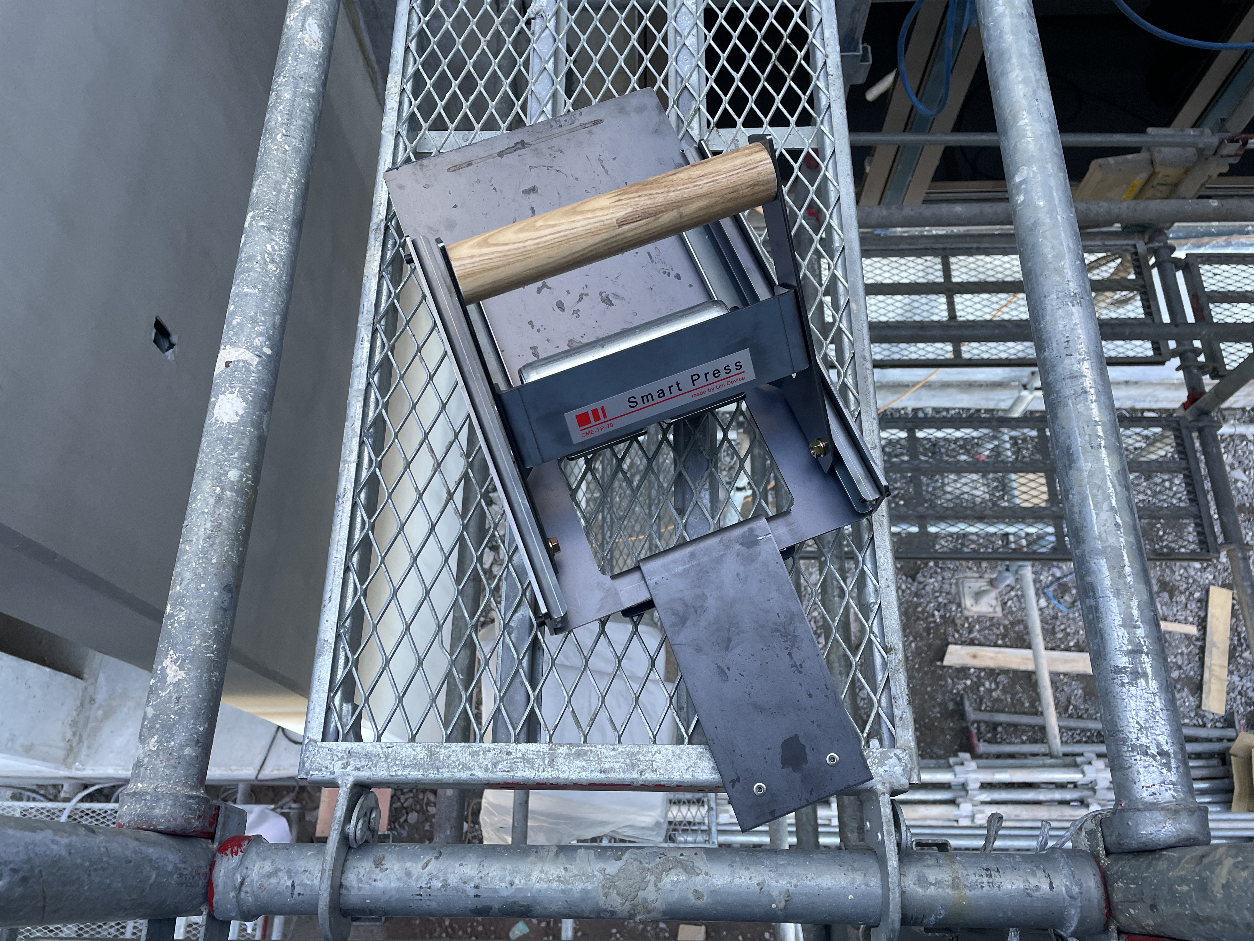 接着剤しぼり機（スマートプレス） odmalihnogu.org